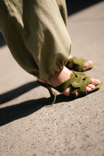 Load image into Gallery viewer, Cassie Cargo Pants (Khaki)