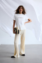Load image into Gallery viewer, Ihpendo T-shirt (White)