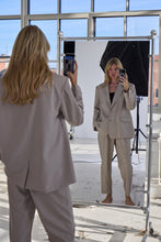 Load image into Gallery viewer, Ihfava Oversized Blazer (Beige)