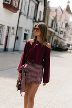 Load image into Gallery viewer, Tamsin Top (Burgundy)