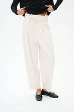 Load image into Gallery viewer, ZomaIW Barrel Pant (White)