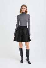 Load image into Gallery viewer, Kilua Skirt (Black)