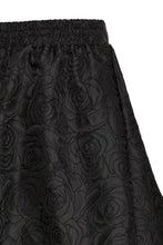 Load image into Gallery viewer, Kilua Skirt (Black)