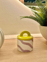 Load image into Gallery viewer, Maegen - Pablo Pot "Water Lotus & Rose" Candle