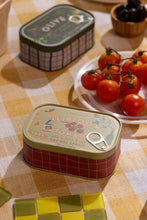 Load image into Gallery viewer, Paddywax Bistro "Heirloom Tomato" Tin Candle