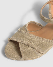 Load image into Gallery viewer, Bromelia (Oro Claro)