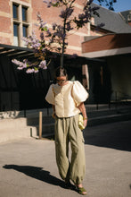 Load image into Gallery viewer, Cassie Cargo Pants (Khaki)
