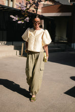 Load image into Gallery viewer, Cassie Cargo Pants (Khaki)
