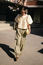 Load image into Gallery viewer, Cassie Cargo Pants (Khaki)
