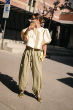 Load image into Gallery viewer, Cassie Cargo Pants (Khaki)
