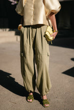 Load image into Gallery viewer, Cassie Cargo Pants (Khaki)
