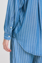 Load image into Gallery viewer, Ihbeccos Shirt (Blue)

