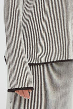 Load image into Gallery viewer, Ihdanuta Pullover
