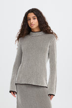 Load image into Gallery viewer, Ihdanuta Pullover
