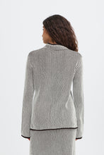 Load image into Gallery viewer, Ihdanuta Pullover
