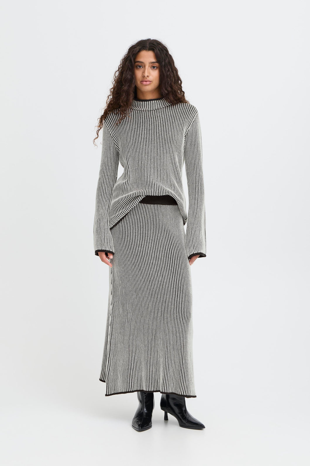 Ihdanuta Skirt