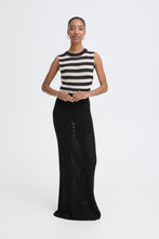 Load image into Gallery viewer, Ihbetues Skirt (Black)
