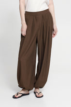 Load image into Gallery viewer, Fava Trousers (Brown)
