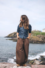 Load image into Gallery viewer, Fava Trousers (Brown)
