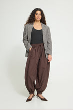 Load image into Gallery viewer, Gafna Trousers (Coffee Brown)
