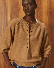 Load image into Gallery viewer, Gontomar Sweater (Camel)

