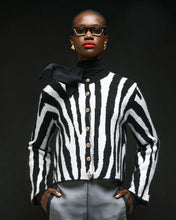 Load image into Gallery viewer, Evora Cardigan (Black)
