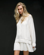 Load image into Gallery viewer, Aveiro Sweater (Off White)
