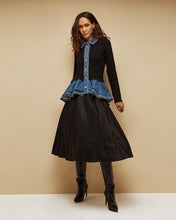 Load image into Gallery viewer, Queluz Cardigan (Black)
