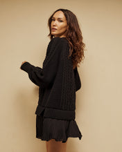 Load image into Gallery viewer, Aveiro Sweater (Black)
