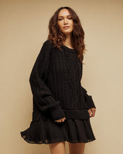 Load image into Gallery viewer, Aveiro Sweater (Black)
