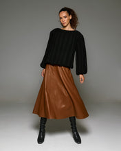 Load image into Gallery viewer, Montijo Sweater (Black)
