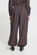 Load image into Gallery viewer, Rollu Trousers (Brown)
