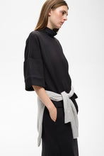 Load image into Gallery viewer, Vincel Sweatshirt (Black)
