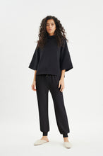 Load image into Gallery viewer, Vincel Sweatshirt (Black)
