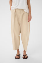 Load image into Gallery viewer, ZellaIW Barrel Trousers (Sandstone)
