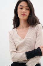 Load image into Gallery viewer, JiraIW Pullover (Black/Nature)
