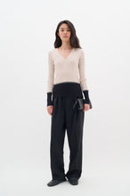 Load image into Gallery viewer, JiraIW Pullover (Black/Nature)
