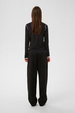 Load image into Gallery viewer, SaccoIW Pullover (Black/White)
