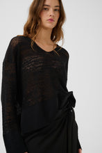 Load image into Gallery viewer, Nitai Pullover (Black)
