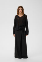 Load image into Gallery viewer, Nitai Pullover (Black)
