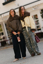 Load image into Gallery viewer, Quinn Aviator Jacket (Hot chocolate)
