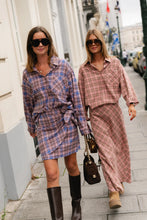 Load image into Gallery viewer, Kaia Shirt (Pink/Royal blue)
