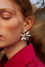 Load image into Gallery viewer, Narcissus Earrings

