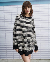 Load image into Gallery viewer, Helsinki Sweater (Black)

