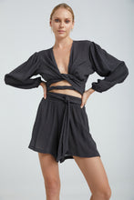 Load image into Gallery viewer, Bond Versatile Top (Black)
