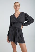 Load image into Gallery viewer, Bond Versatile Top (Black)
