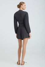 Load image into Gallery viewer, Bond Versatile Top (Black)
