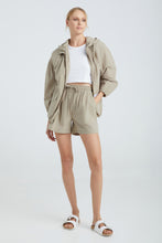 Load image into Gallery viewer, Wrinkles Jacket (Beige)
