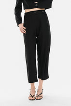 Load image into Gallery viewer, Ringline Cropped Pants (Black)
