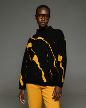 Load image into Gallery viewer, Ermesinde Sweater (Black)
